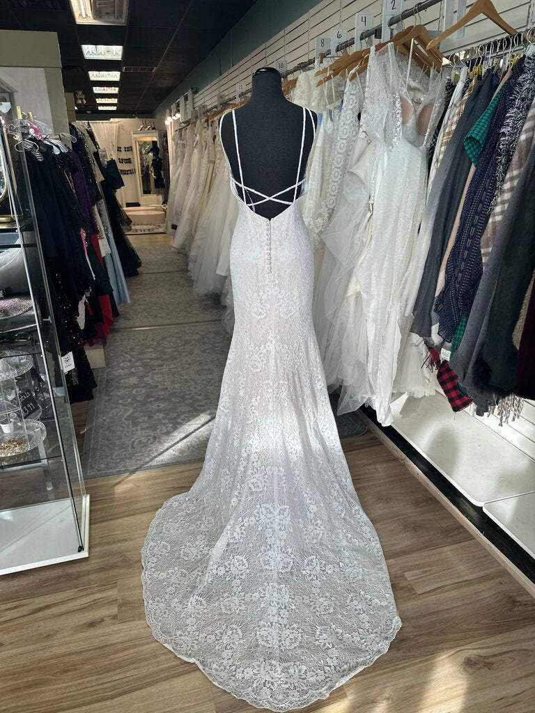 Moonlight Ivory/ Champagne Lace Bridal Gown 8