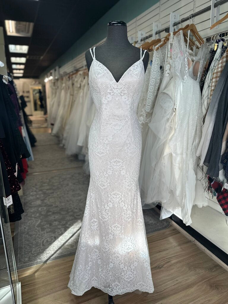 Moonlight Ivory/ Champagne Lace Bridal Gown 8