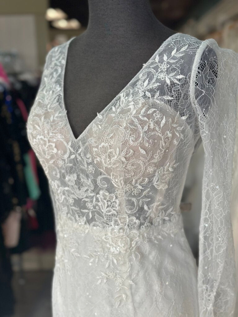 Val Stefani Ivory Embellished Lace Long Sleeve Bridal Gown 12