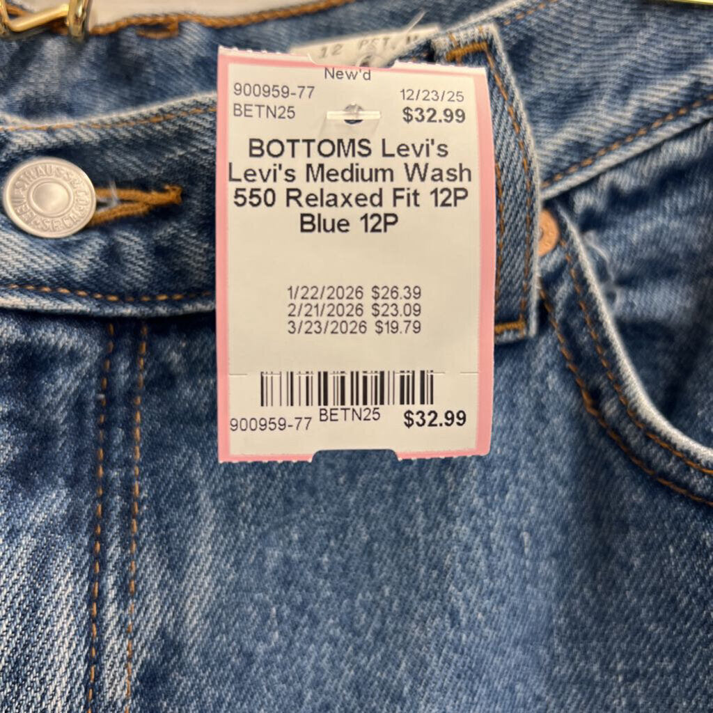 Levi's Medium Wash 550 Relaxed Fit 12P