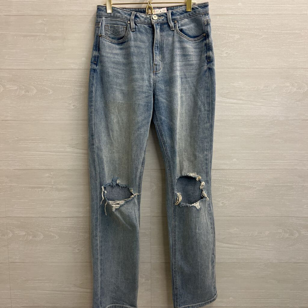 Unpublished Light Wash Distressed Jean 27