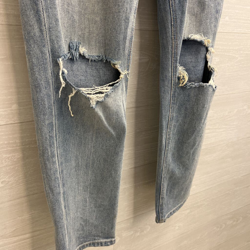Unpublished Light Wash Distressed Jean 27