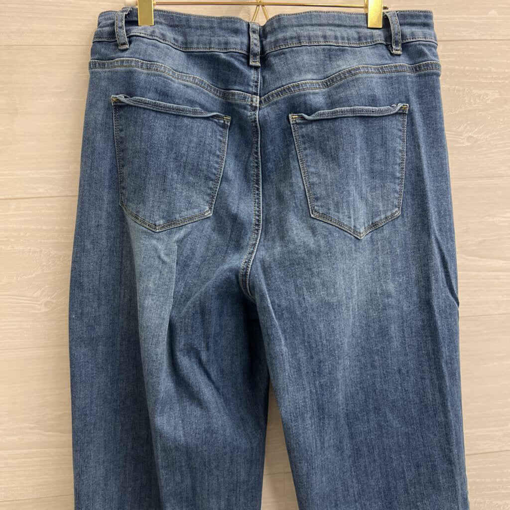 Charlie B Medium Wash Brown Pocket Design Straight Leg Jeans 12