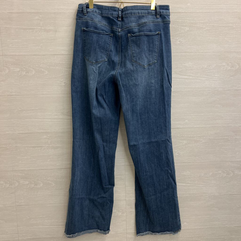 Charlie B Medium Wash Brown Pocket Design Straight Leg Jeans 12