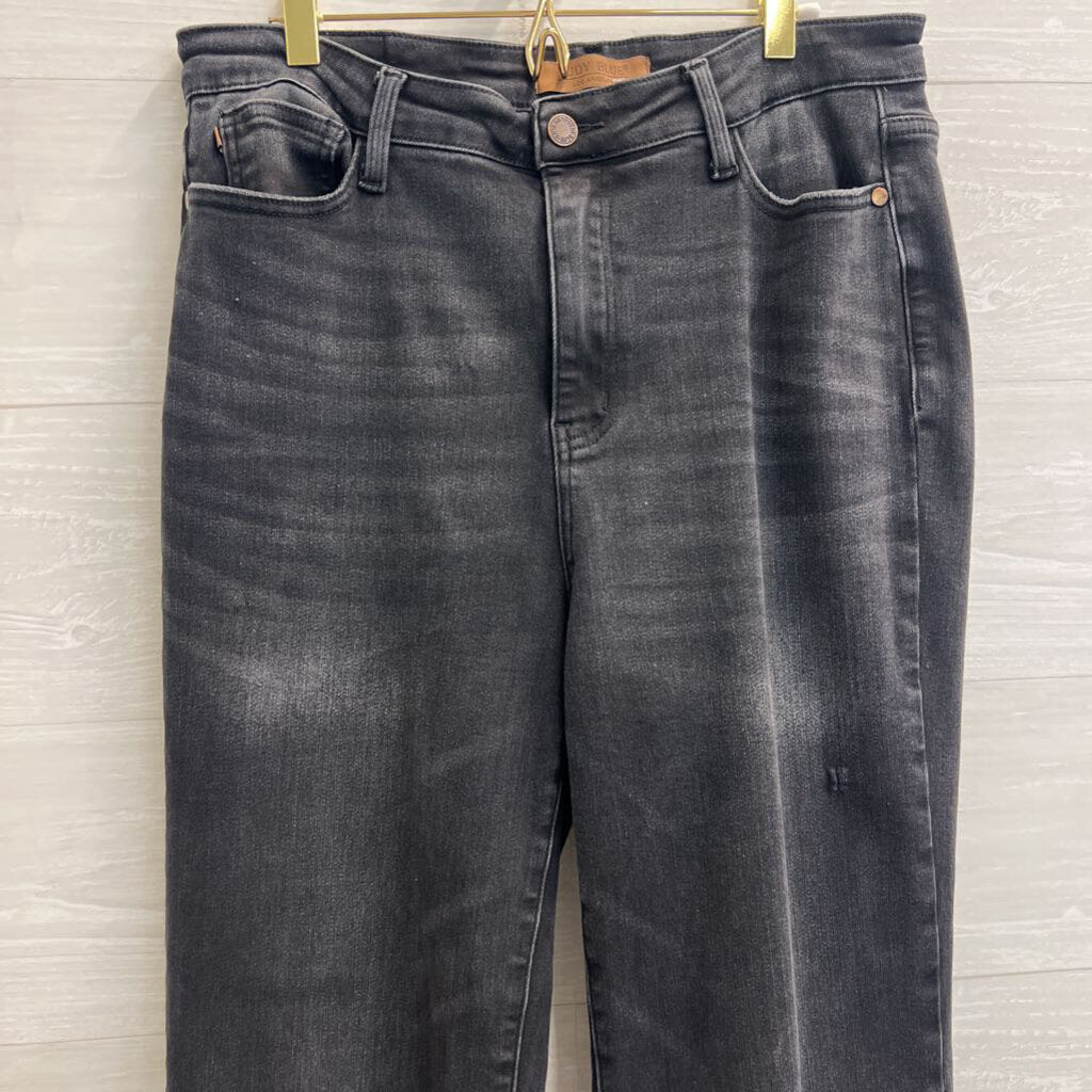 Judy Blue Black Demin Mom Jeans 31