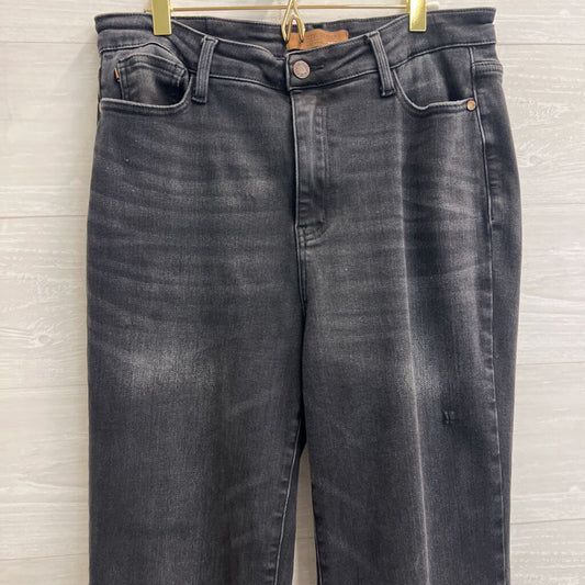 Judy Blue Black Demin Mom Jeans 31