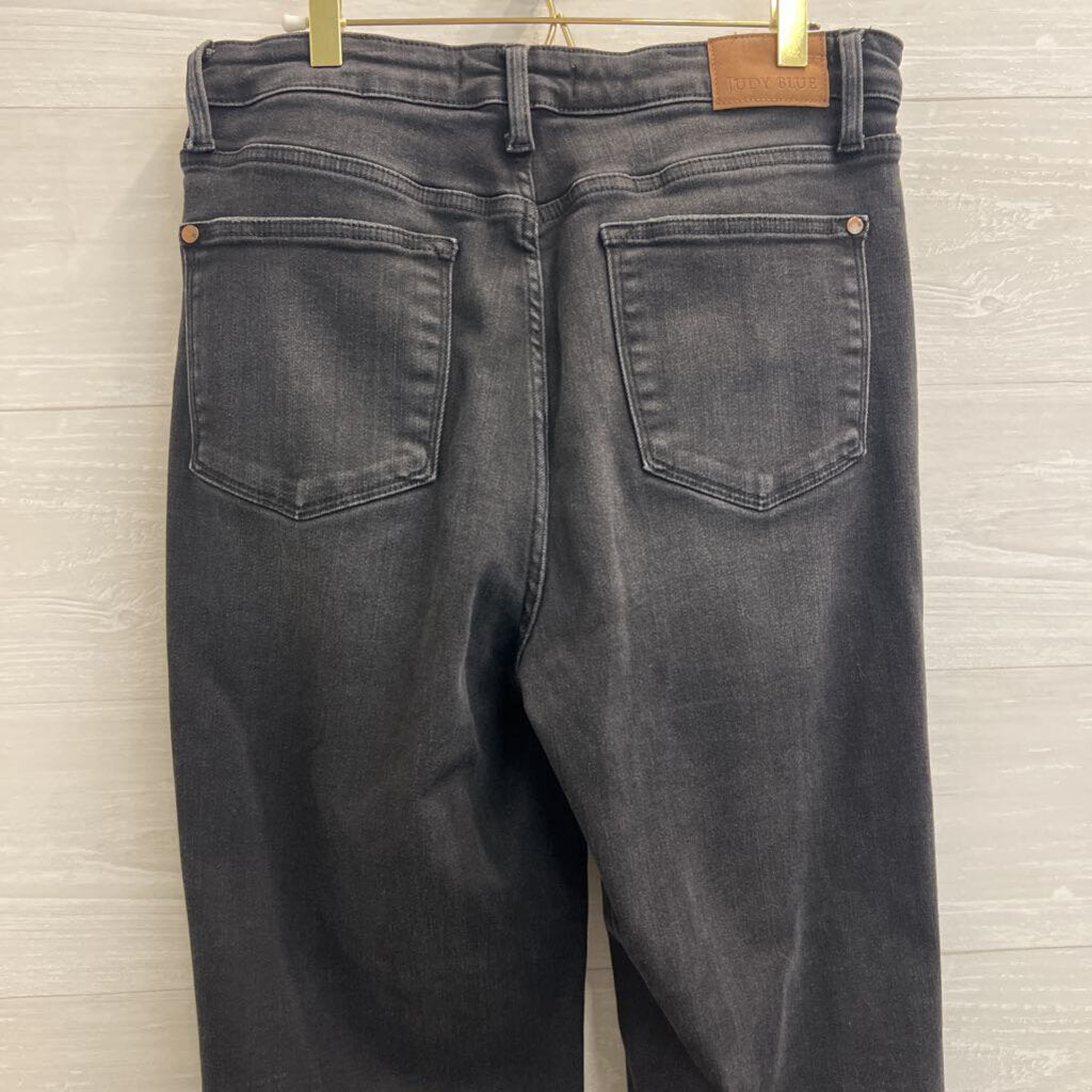 Judy Blue Black Demin Mom Jeans 31