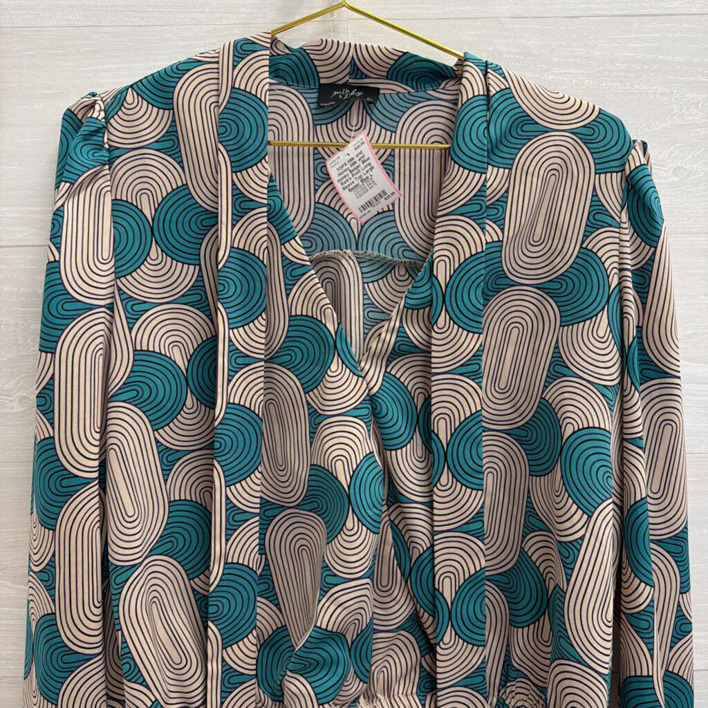 Milk and Honey Beige/ Blue Retro Print Long Sleeve Top Large