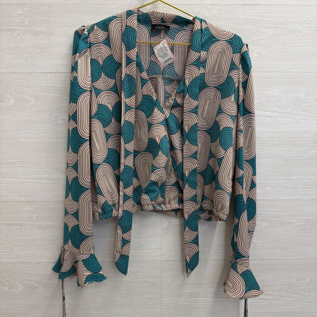 Milk and Honey Beige/ Blue Retro Print Long Sleeve Top Large