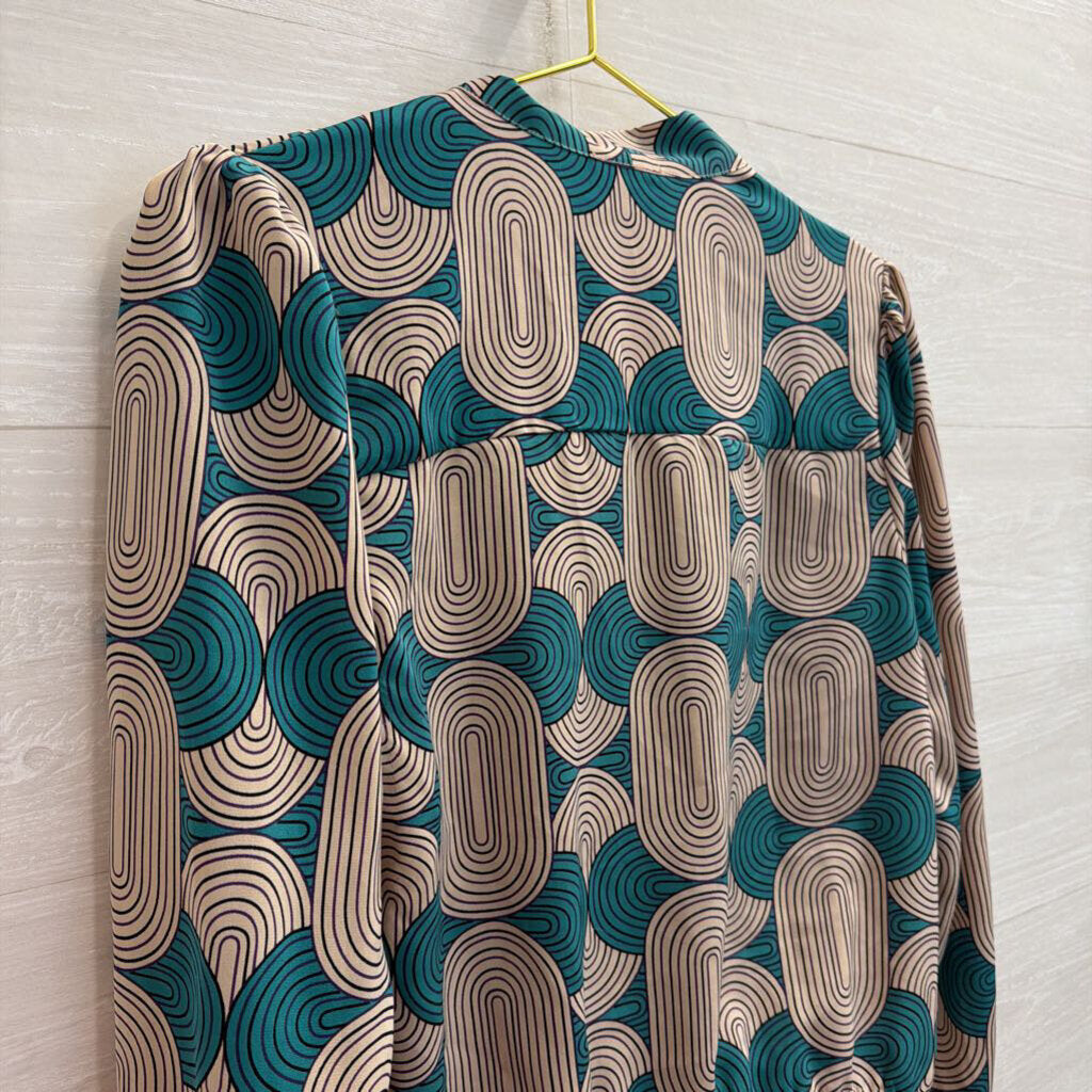 Milk and Honey Beige/ Blue Retro Print Long Sleeve Top Large