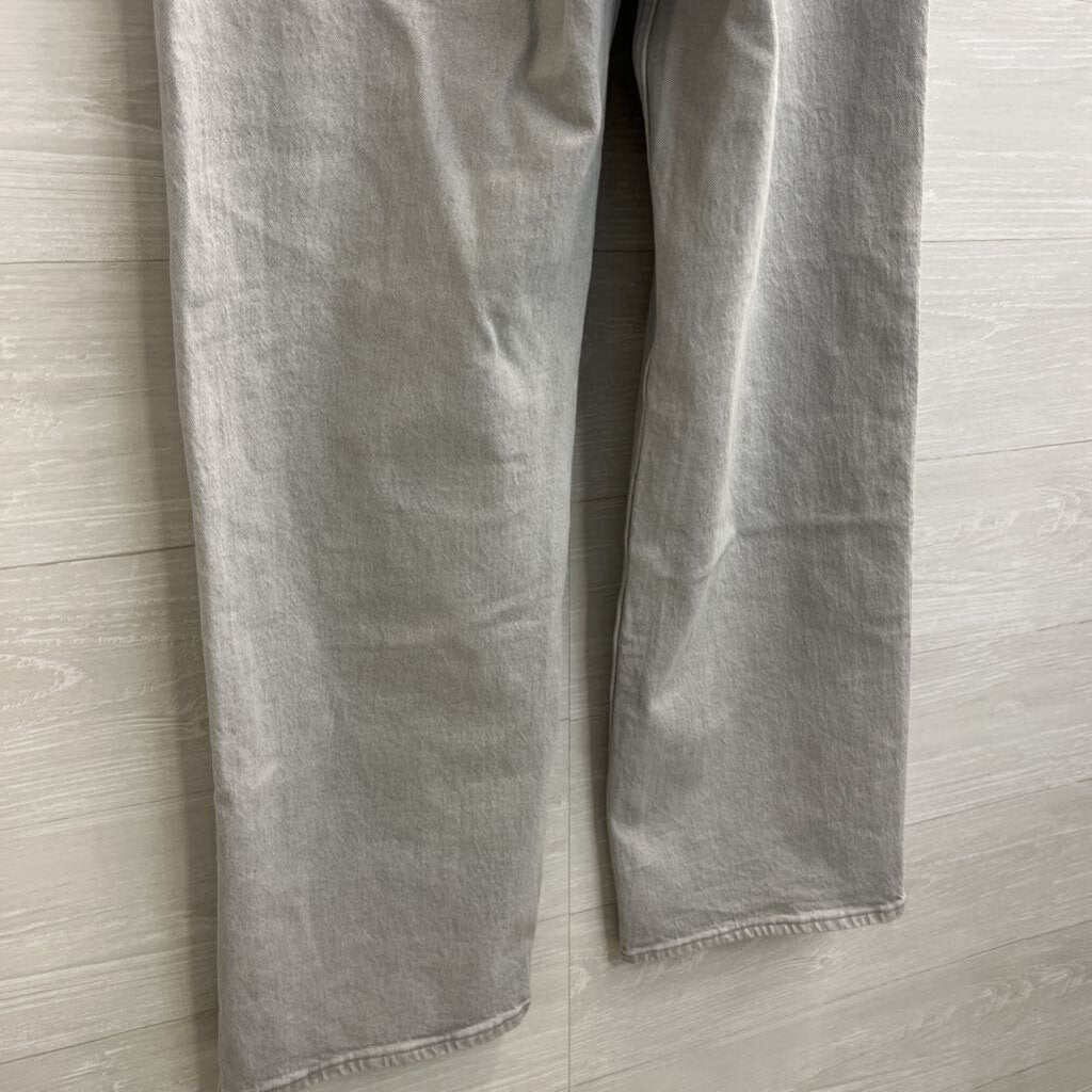 Abercrombie and Fitch Light Wash The 90s Relaxed High Rise Jeans 32