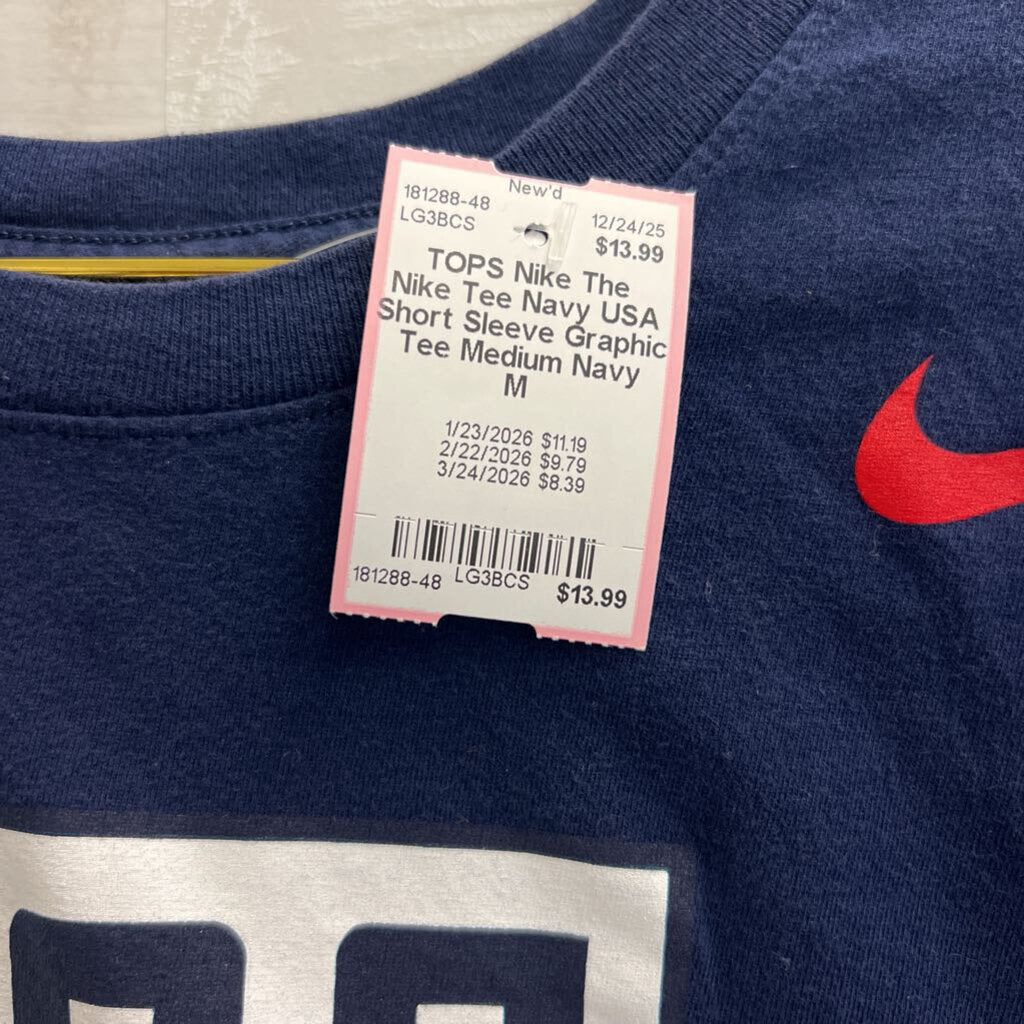 The Nike Tee Navy USA Short Sleeve Graphic Tee Medium