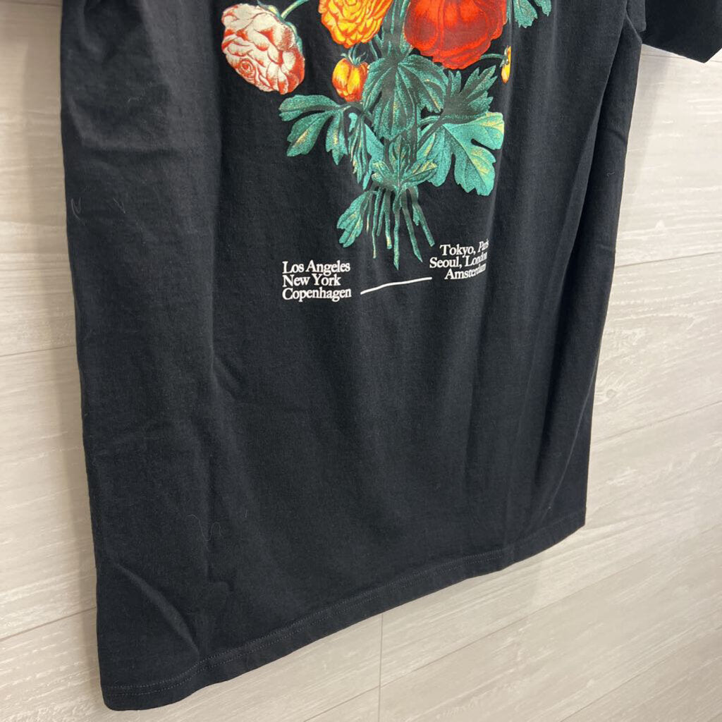 Obey Black Short Sleeve Graphic Tee Medium