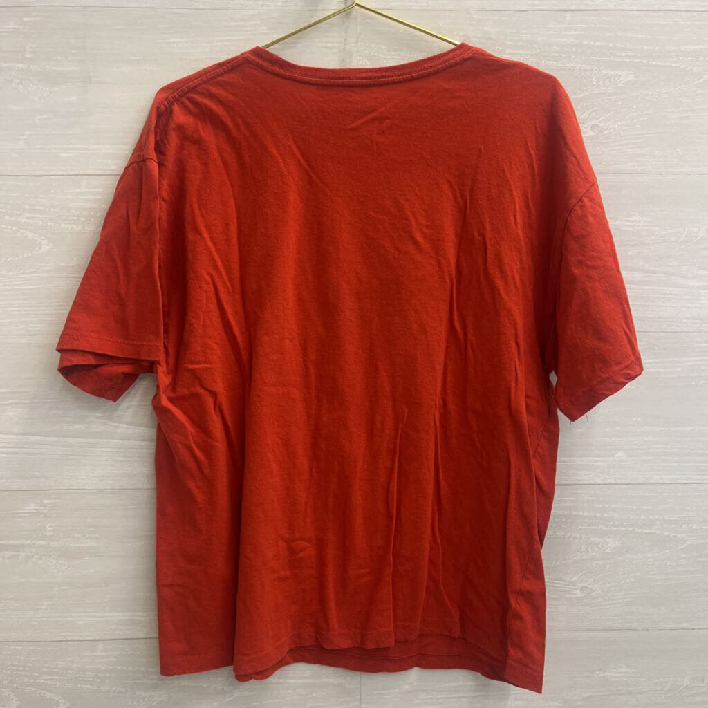 Queen Red Short Sleeve Graphic Tee Extra Large