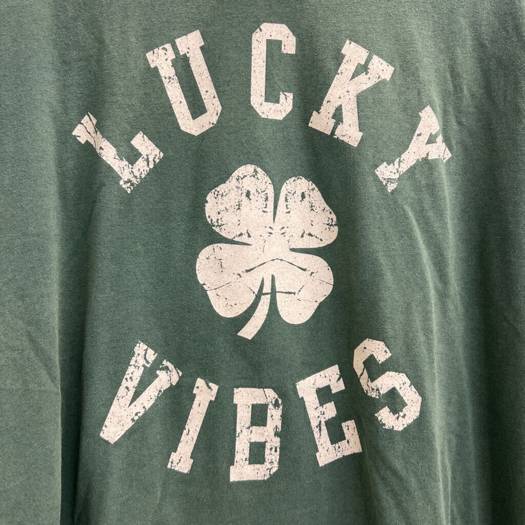 Social Culture Green/ White Lucky Vibes Short Sleeve Graphic Tee Large