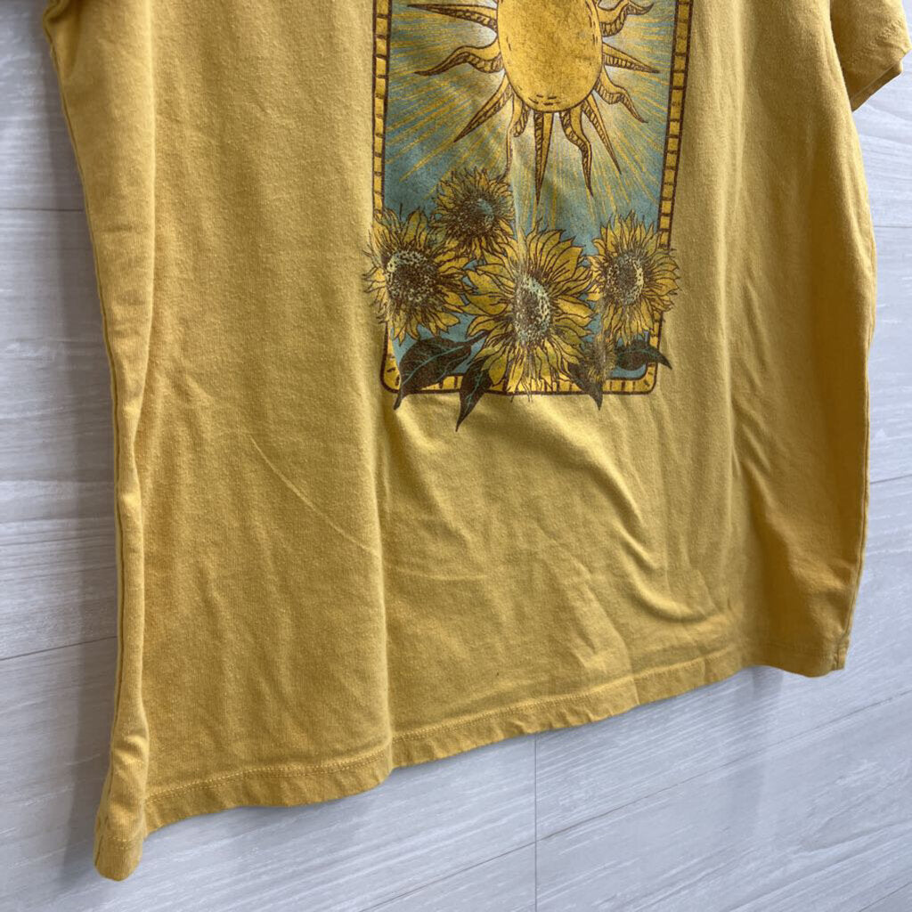Mighty Fine Yellow The Sun Short Sleeve Graphic Tee Large