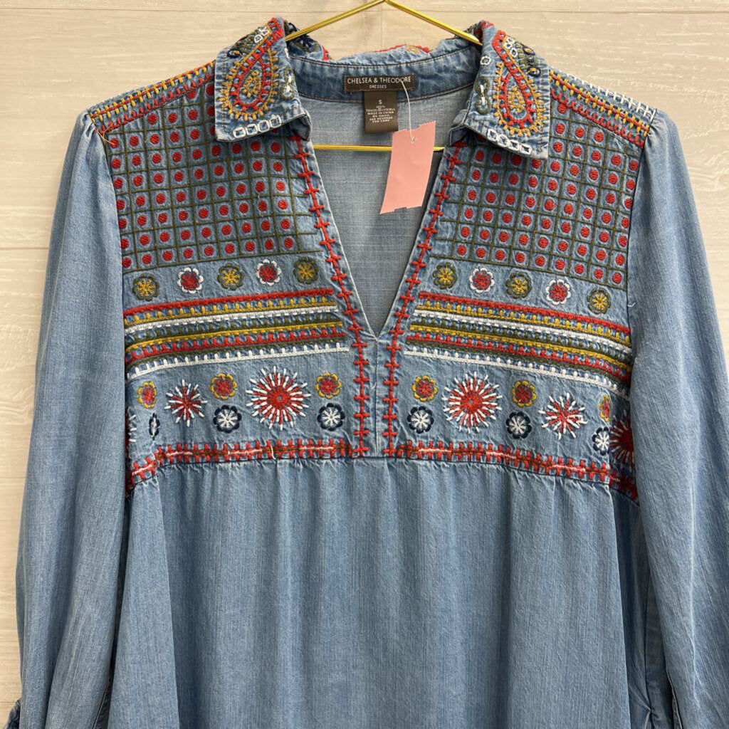 Chelsea and Theodore Blue Chambray Embroidered Long Sleeve Dress Small