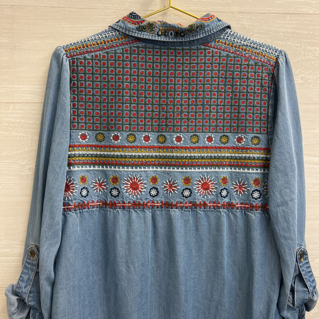 Chelsea and Theodore Blue Chambray Embroidered Long Sleeve Dress Small