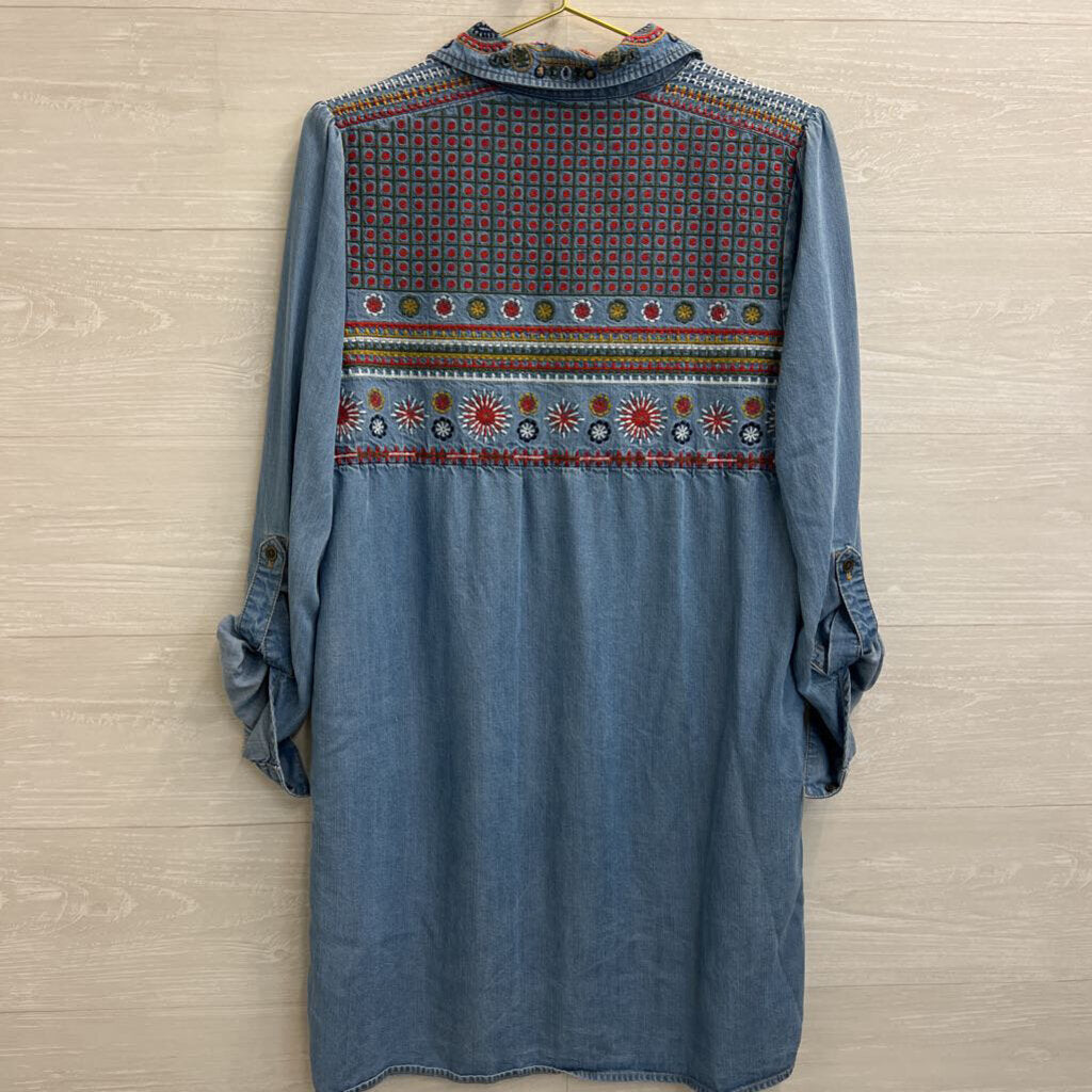 Chelsea and Theodore Blue Chambray Embroidered Long Sleeve Dress Small