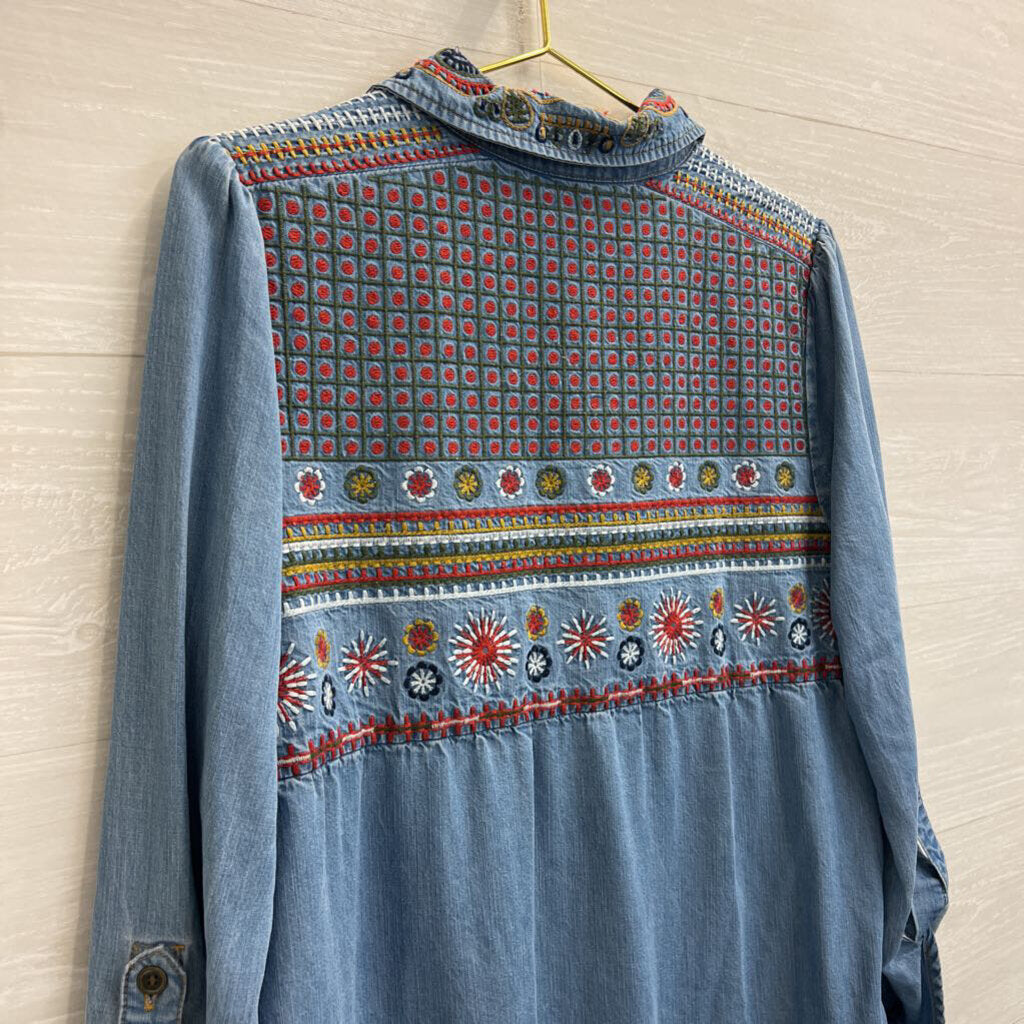 Chelsea and Theodore Blue Chambray Embroidered Long Sleeve Dress Small