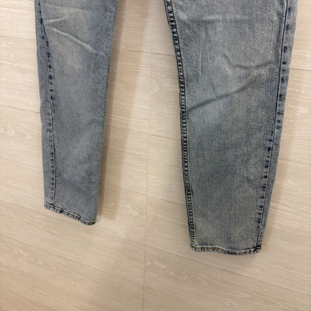 Levi Light Wash 511 Mom Jeans 32