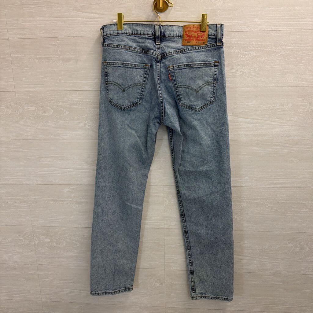 Levi Light Wash 511 Mom Jeans 32