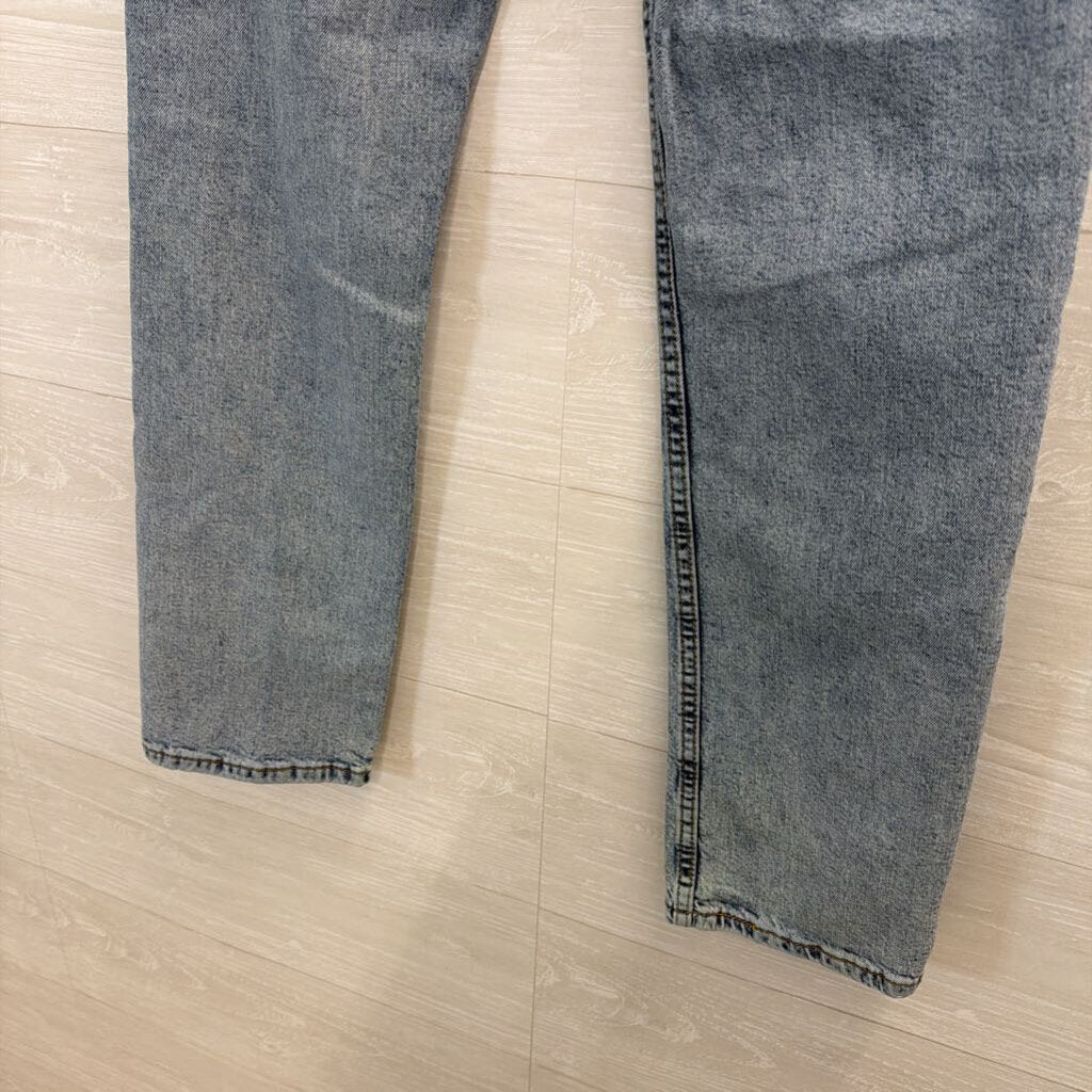 Levi Light Wash 511 Mom Jeans 32