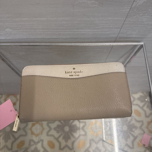 Kate Spade Beige/ Cream Pebbled Leather Leila Large Continental Wallet