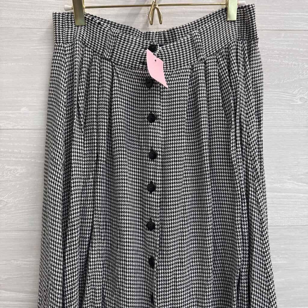 Vintage 1045 Park Black/ White Houndstooth Print Button Front Midi Skirt Small