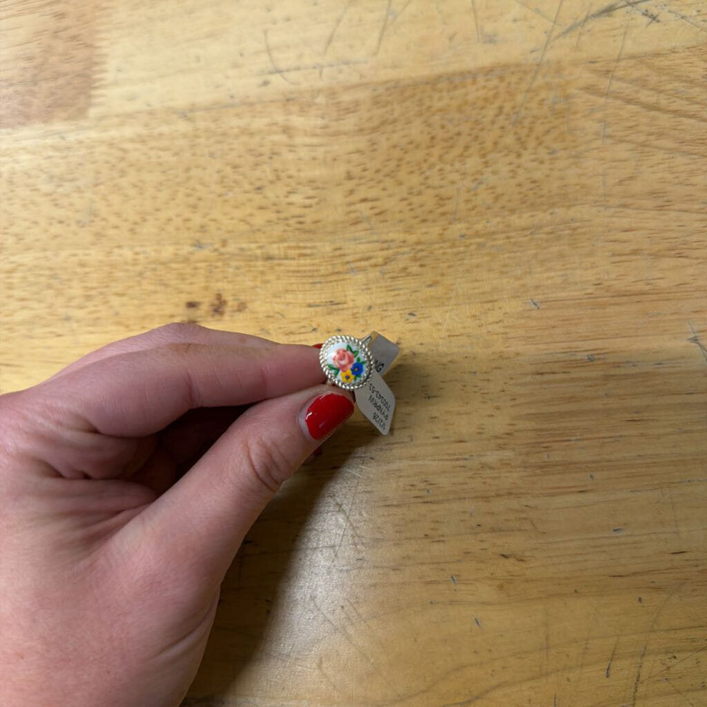 Sterling Silver Oval Flower Print Ring N/A