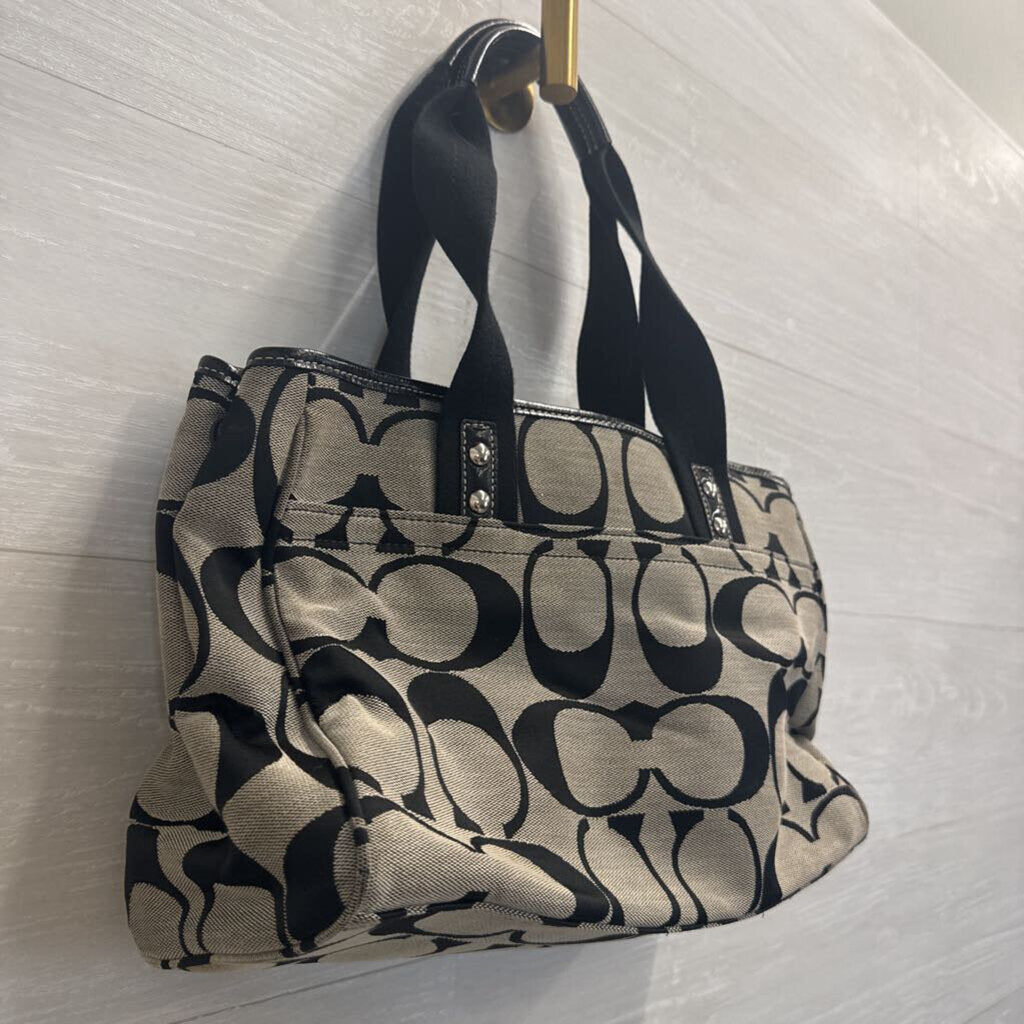 Coach Black/ Grey Daisy Signature Canvas Shoulder Purse