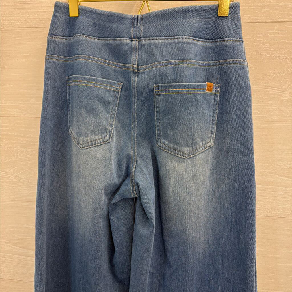 Halara Medium Wash Stretchy Wide Leg Denim Pull On Pants Small