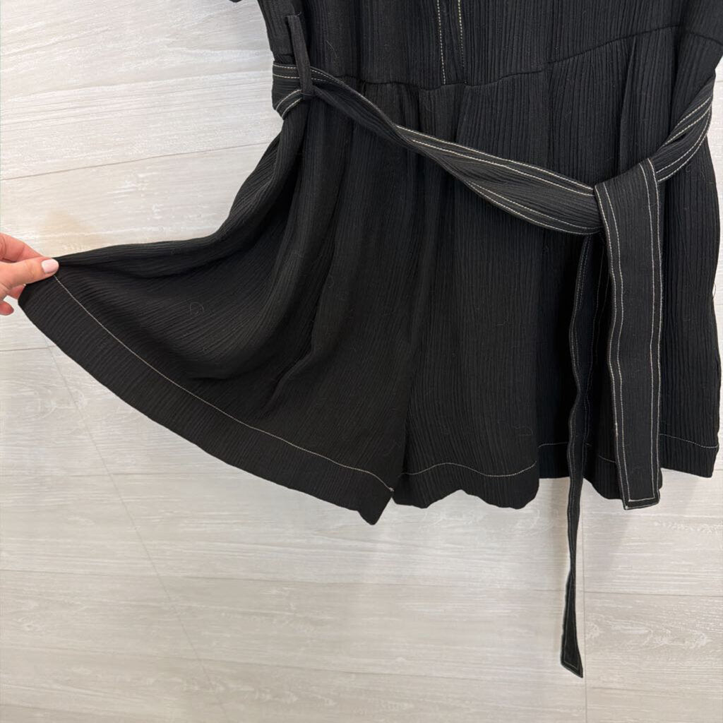 Frnch Black/ White Contrast Stitching Short Sleeve Tie Waist Romper Small