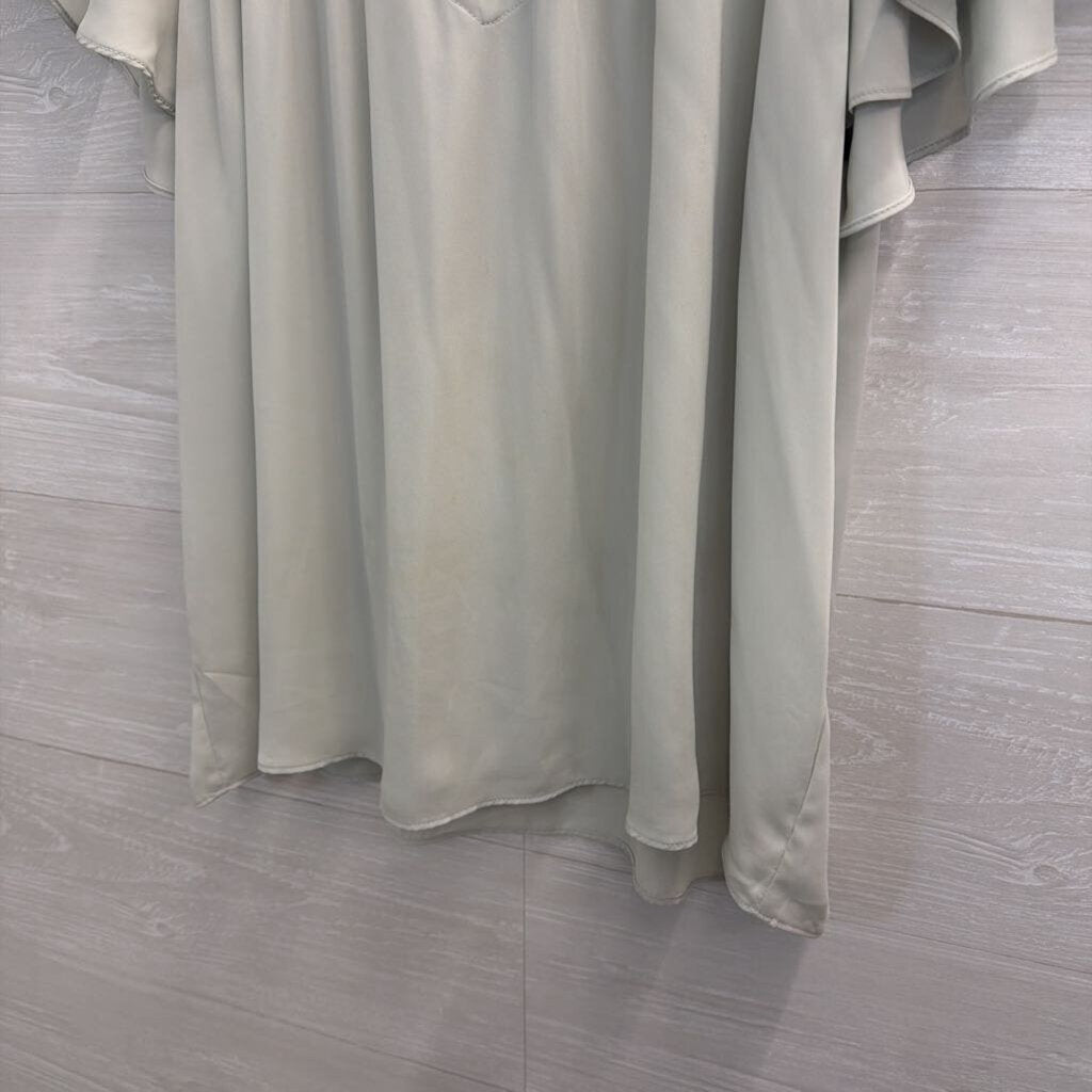 Current Air Light Green Short Flutter Sleeve Mock Neck Top Medium