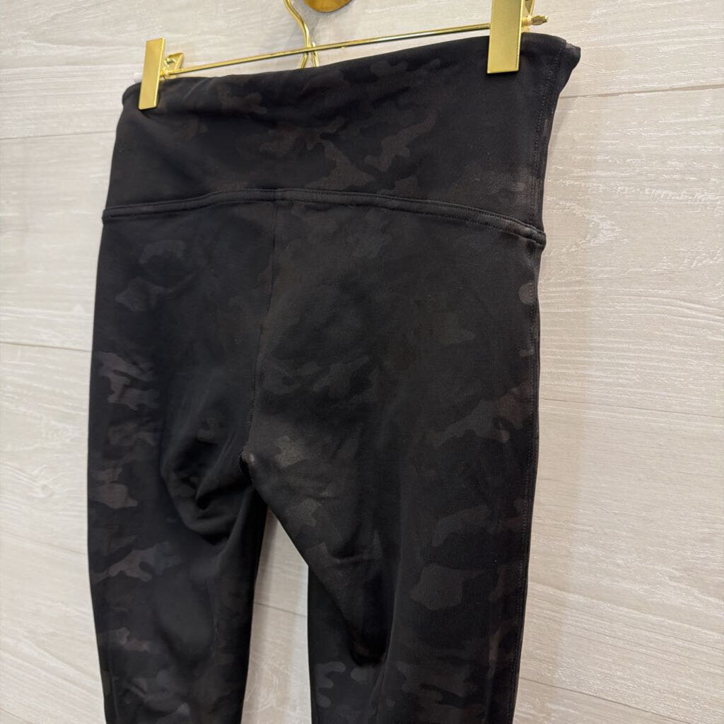 Spanx Black Camo Print Leggings Medium