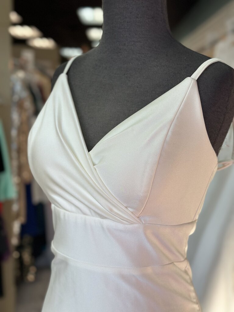 Morgan and Co Ivory Fitted V Neck Bridal Gown 9