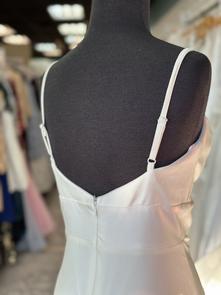 Morgan and Co Ivory Fitted V Neck Bridal Gown 9