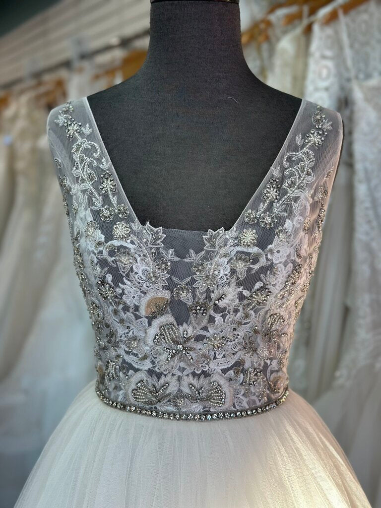 Enzoani Ivory/ Silver Beaded Top Tulle Skirt Bridal Gown 10