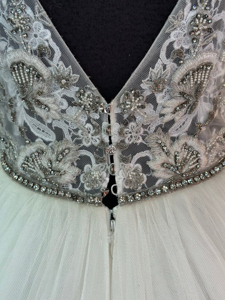 Enzoani Ivory/ Silver Beaded Top Tulle Skirt Bridal Gown 10