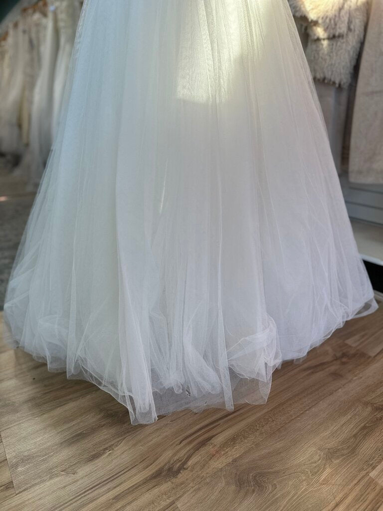 Enzoani Ivory/ Silver Beaded Top Tulle Skirt Bridal Gown 10