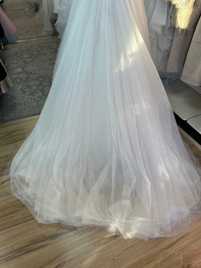 Enzoani Ivory/ Silver Beaded Top Tulle Skirt Bridal Gown 10