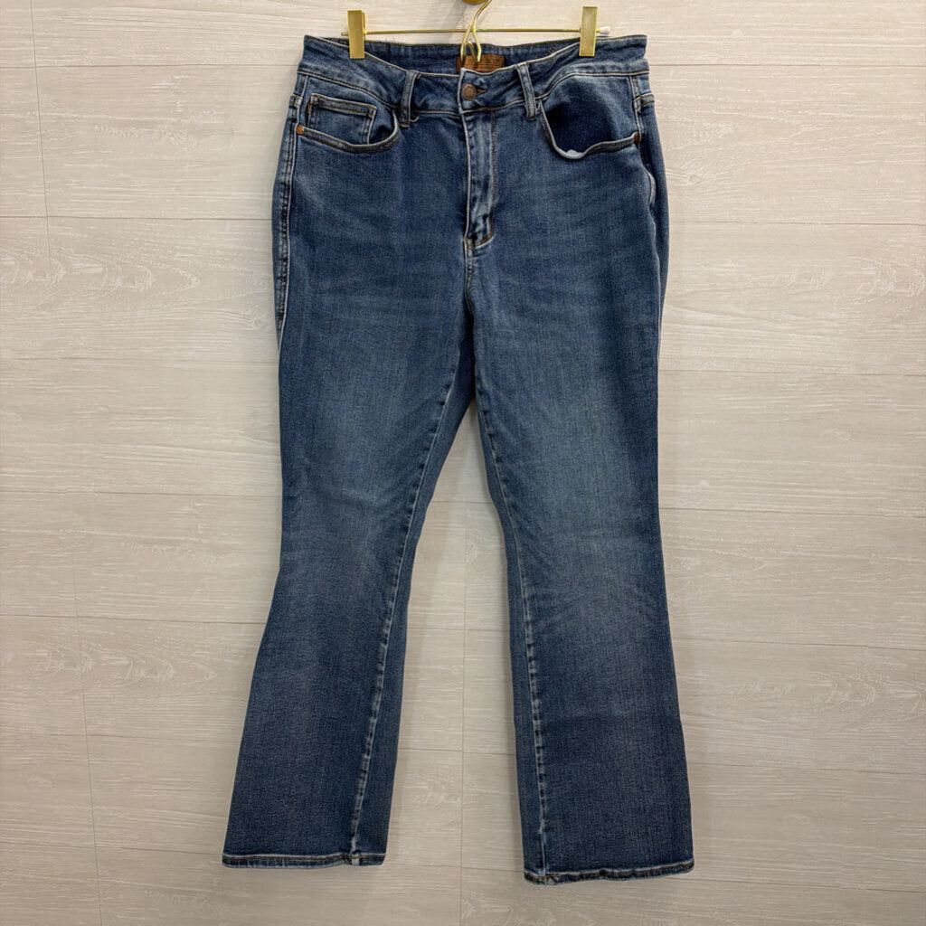 Judy Blue Medium Wash Bootcut Jeans 16W