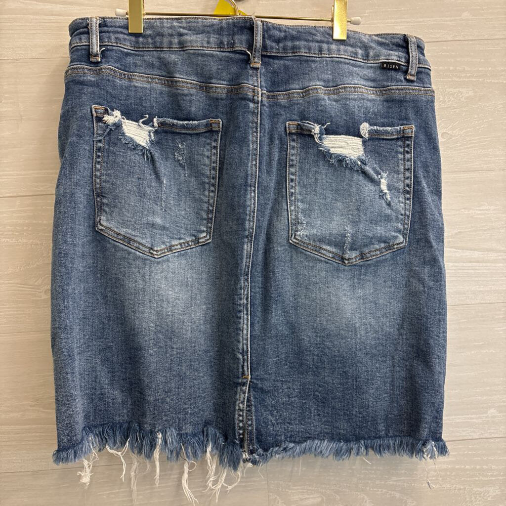 Risen Medium Wash Frayed Hem Denim Skirt 2XL