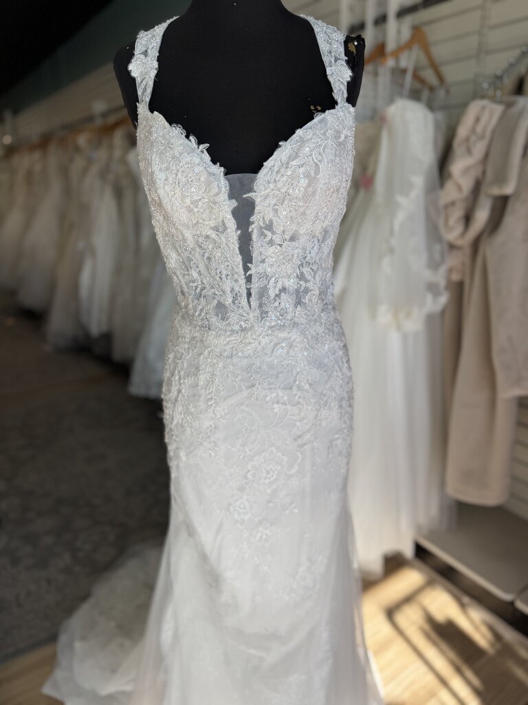 Jessica McClintock Keyhole Back Wedding Dress 12