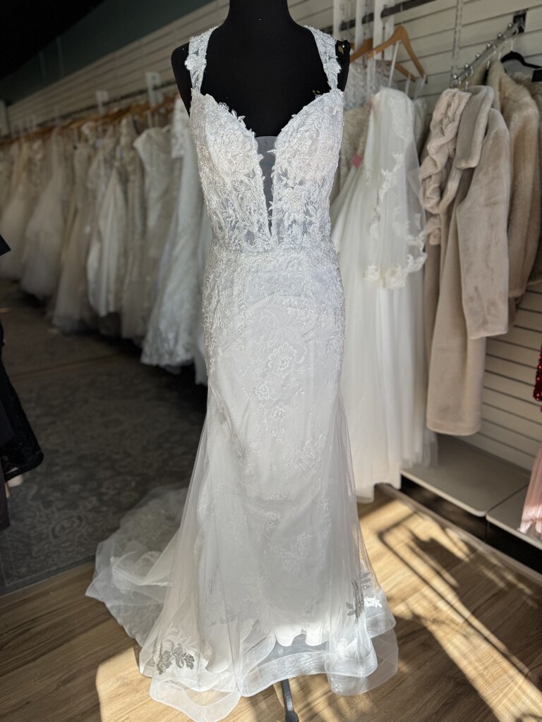 Jessica McClintock Keyhole Back Wedding Dress 12