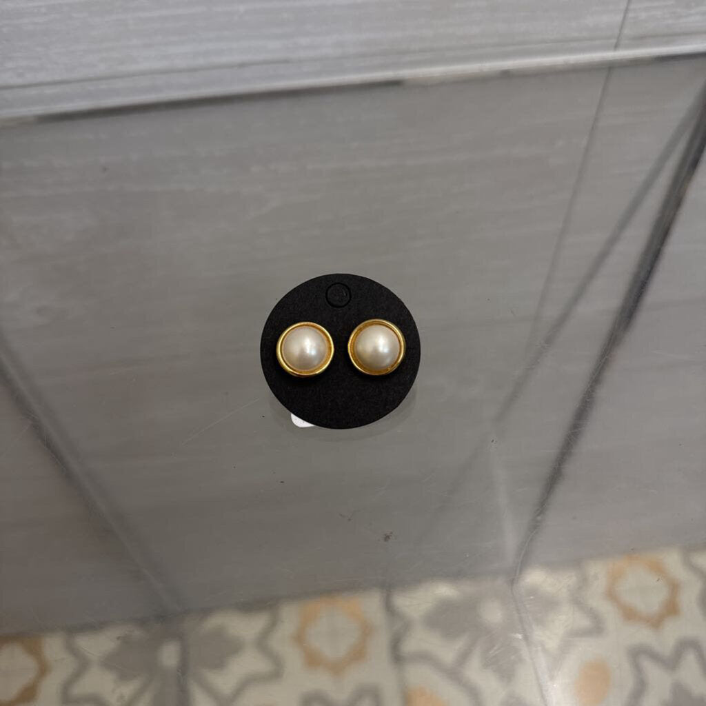 Vintage Simple Pearl Stud Earrings