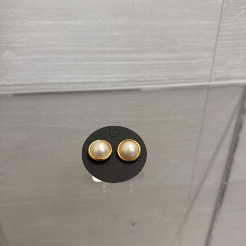 Vintage Simple Pearl Stud Earrings
