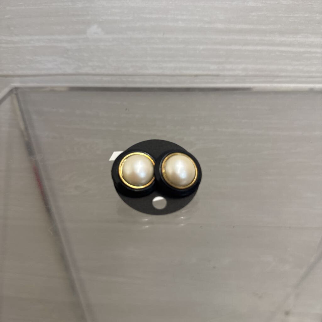 Vintage Enamel and Pearl Clip On Earrings