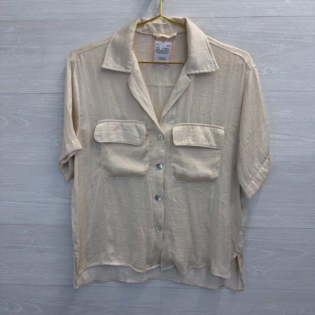 Cream Silky Short Sleeve Buttondown Small