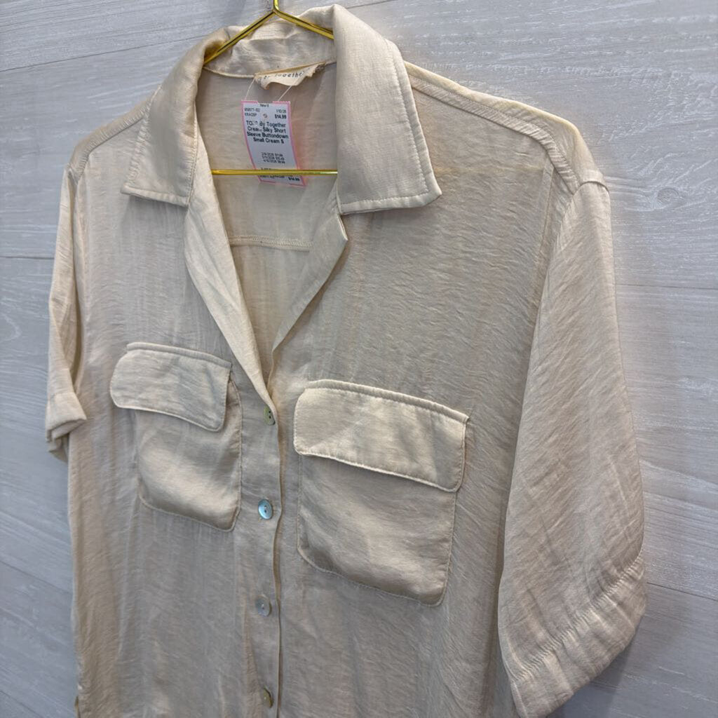Cream Silky Short Sleeve Buttondown Small
